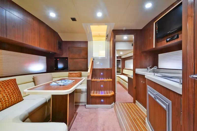 Аренда моторной яхты Oryx 36 на Самуи вид 4