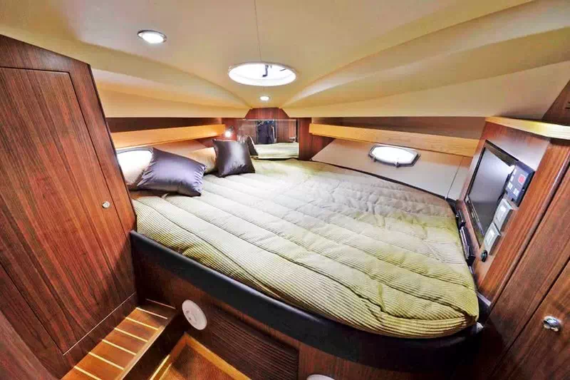 Аренда моторной яхты Oryx 36 на Самуи вид 5