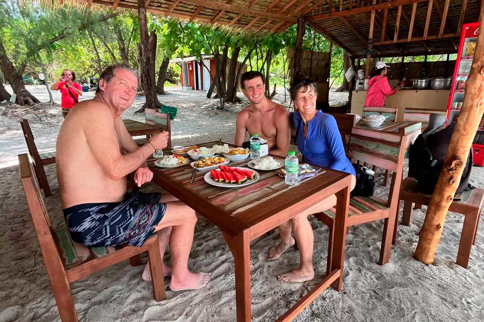 Ко Рап, пляж и свиньи